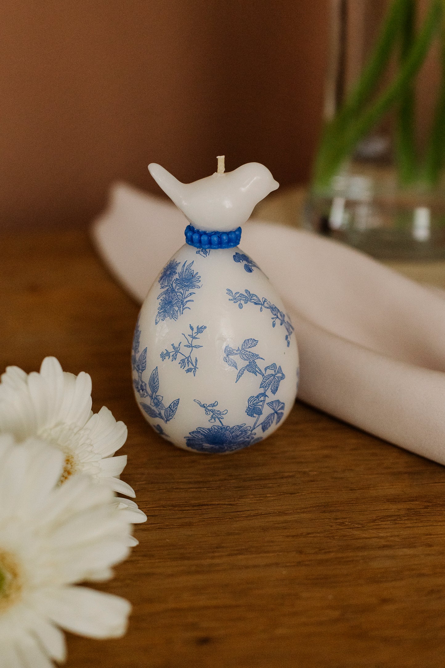 Chinoiserie Easter egg candle – blue and white porcelain-style soy wax with bird topper