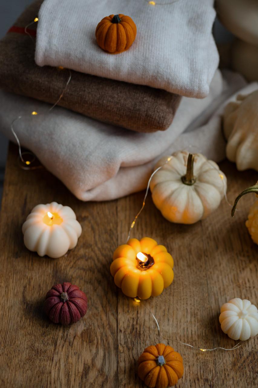 Whimsical pumpkin decor candle—eco-friendly seasonal gift option